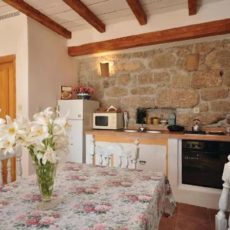 בית נופש Stone House *